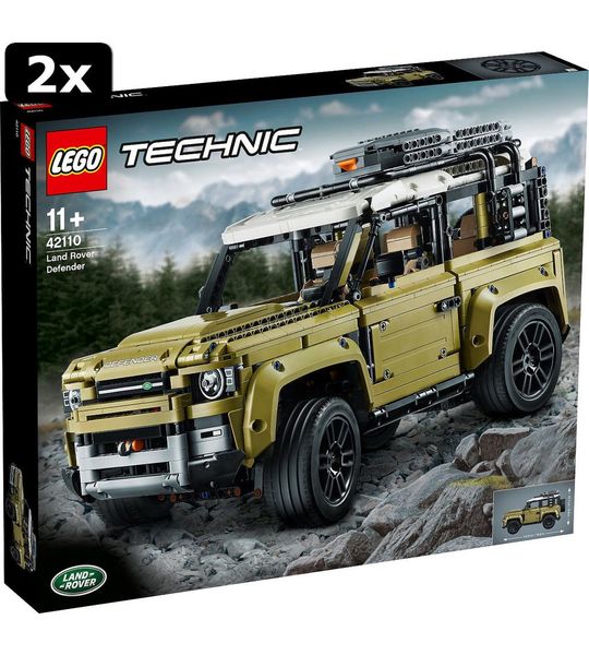 2x LEGO Technic Land Rover Defender