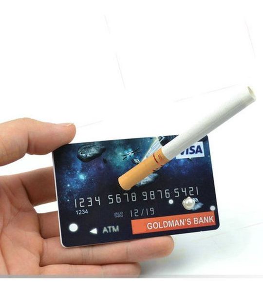 Goocheltruc Zwevende Sigaret met Creditcard