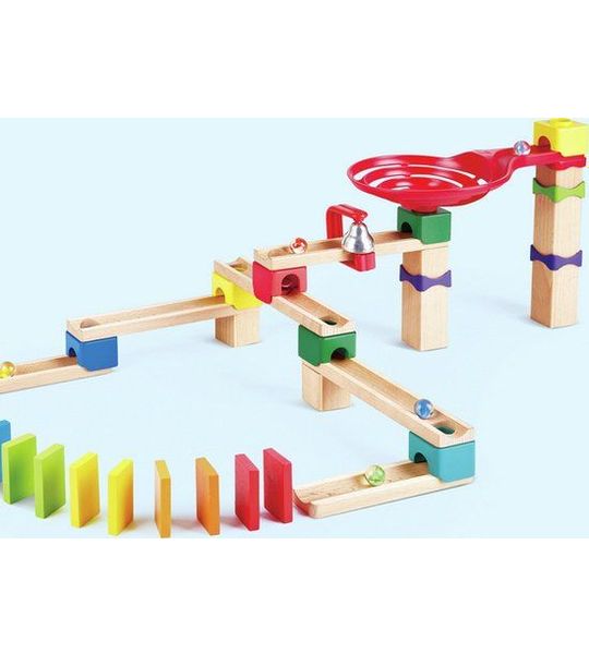 Zweispurige Murmelbahn mit Domino